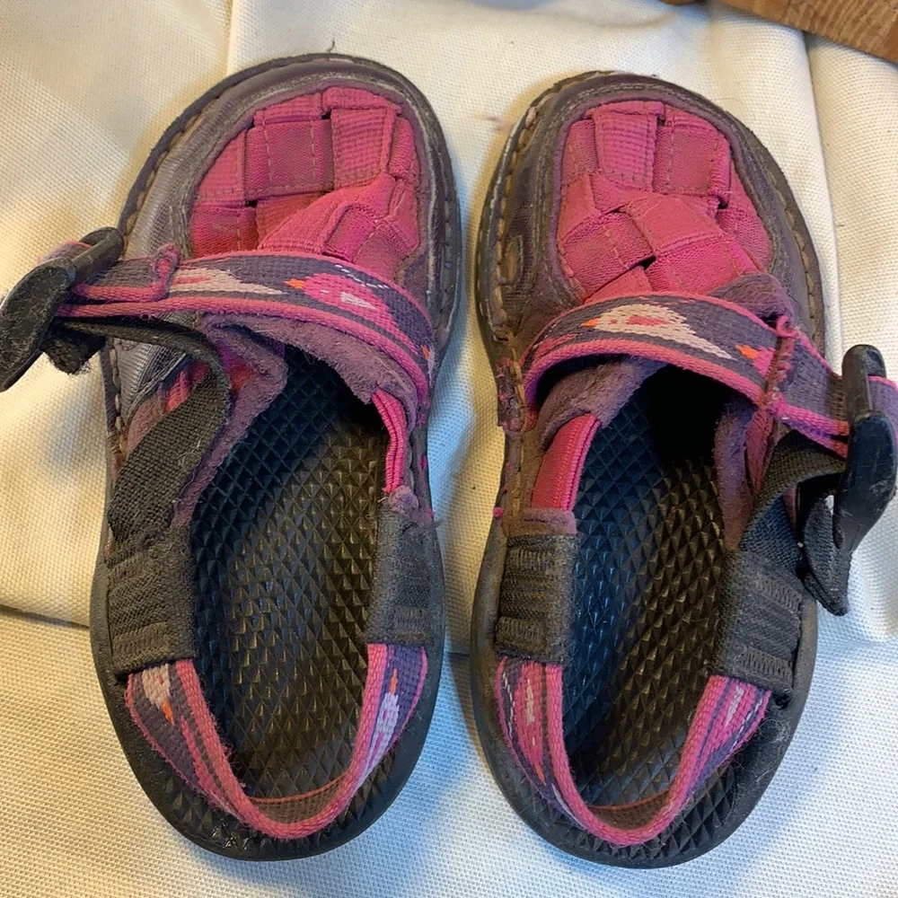 Chaco kid’s slide in/back strap wonderful shoes!